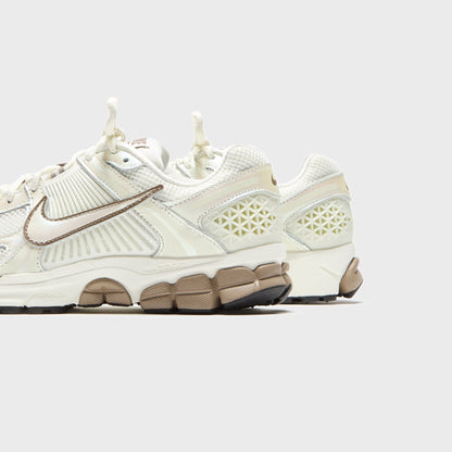 Men|Women Kith Nike WMNS Zoom Vomero 5 - Sail / Mink Brown / Black