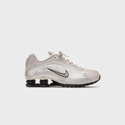 Men Kith Nike Shox R4 - College Grey / University Red / Metallic Silver / Black