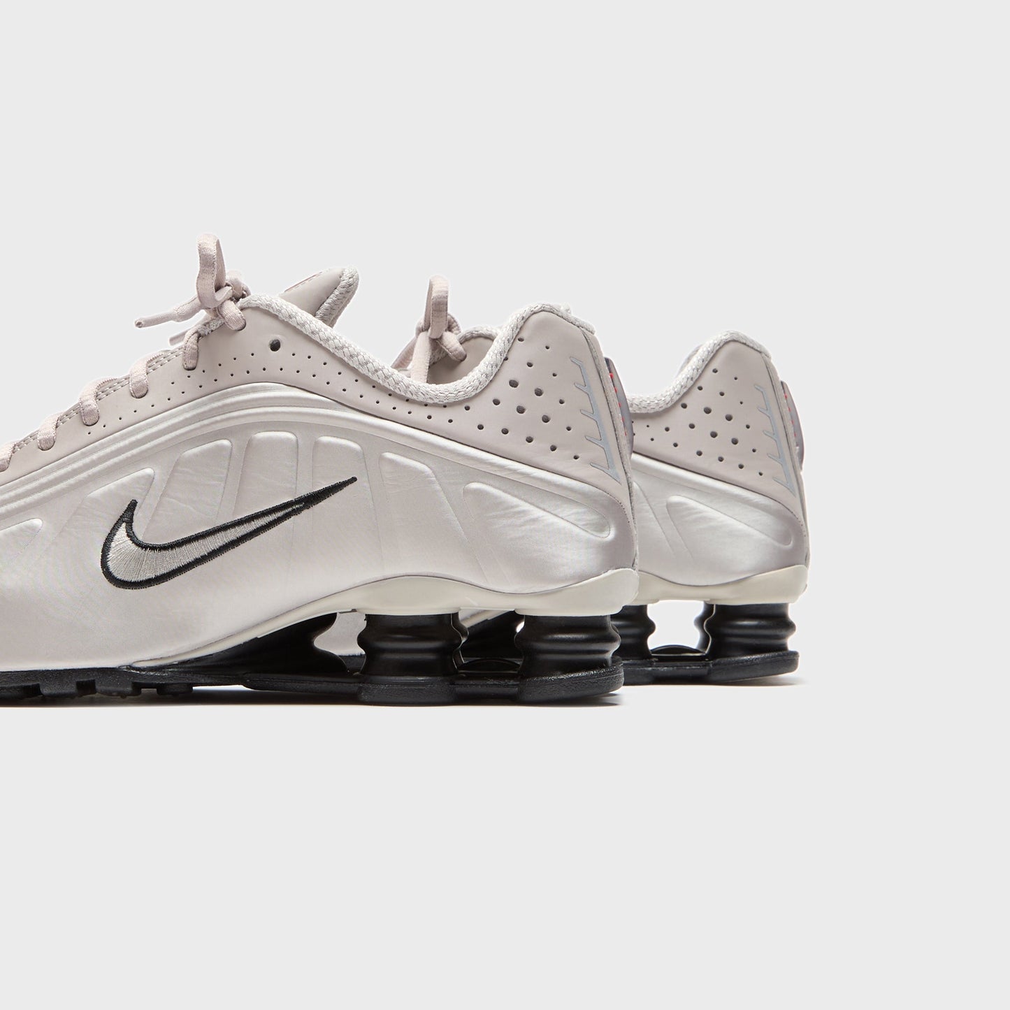 Men Kith Nike Shox R4 - College Grey / University Red / Metallic Silver / Black