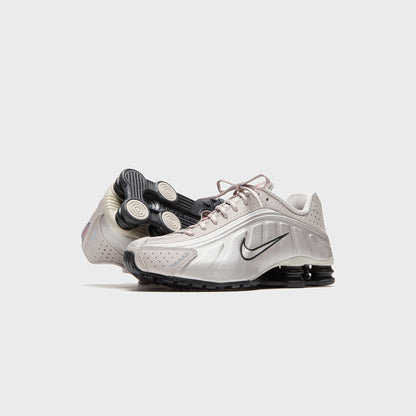 Men Kith Nike Shox R4 - College Grey / University Red / Metallic Silver / Black