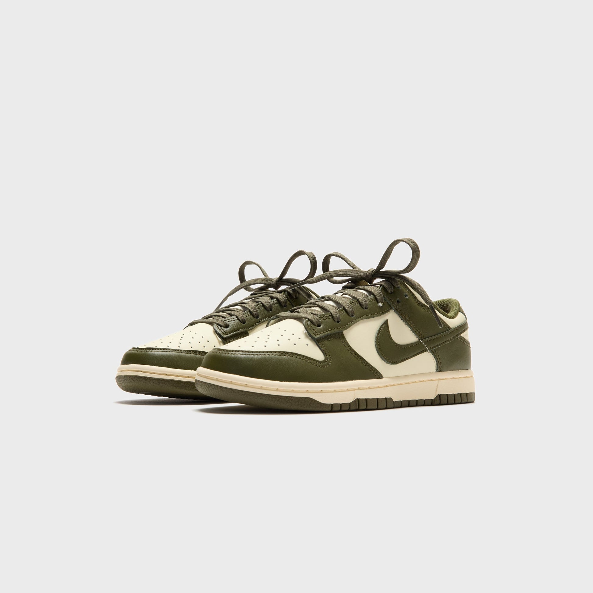 Men Kith Nike Dunk Low Retro - Coconut Milk / Rough Green / Electro Orange