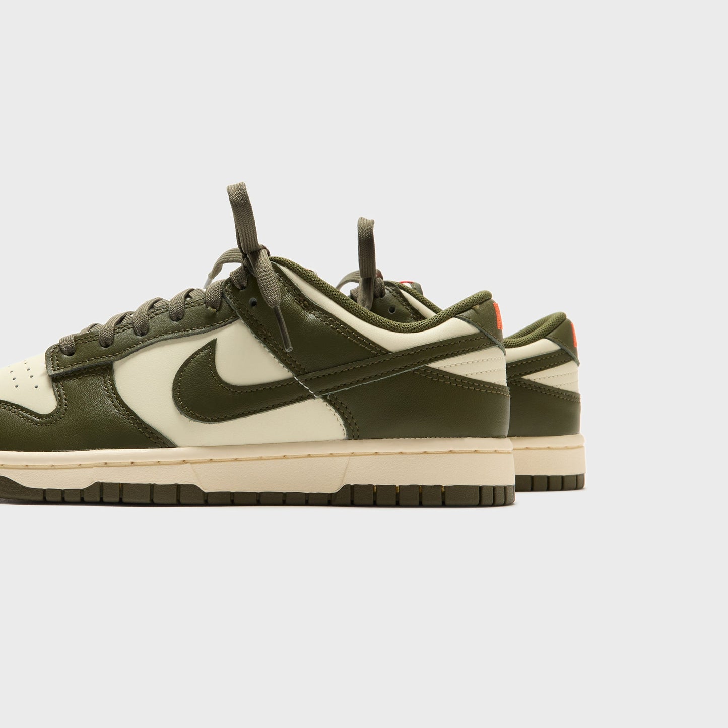 Men Kith Nike Dunk Low Retro - Coconut Milk / Rough Green / Electro Orange