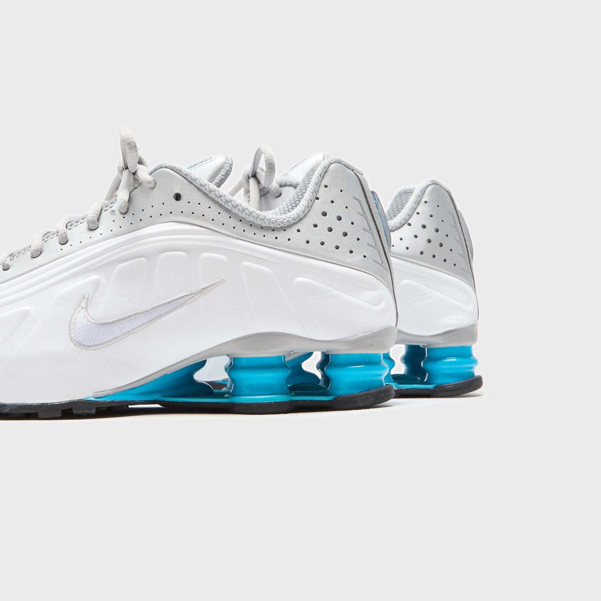 Men Kith Nike Shox R4 - Metallic Silver / White / Blue Lagoon