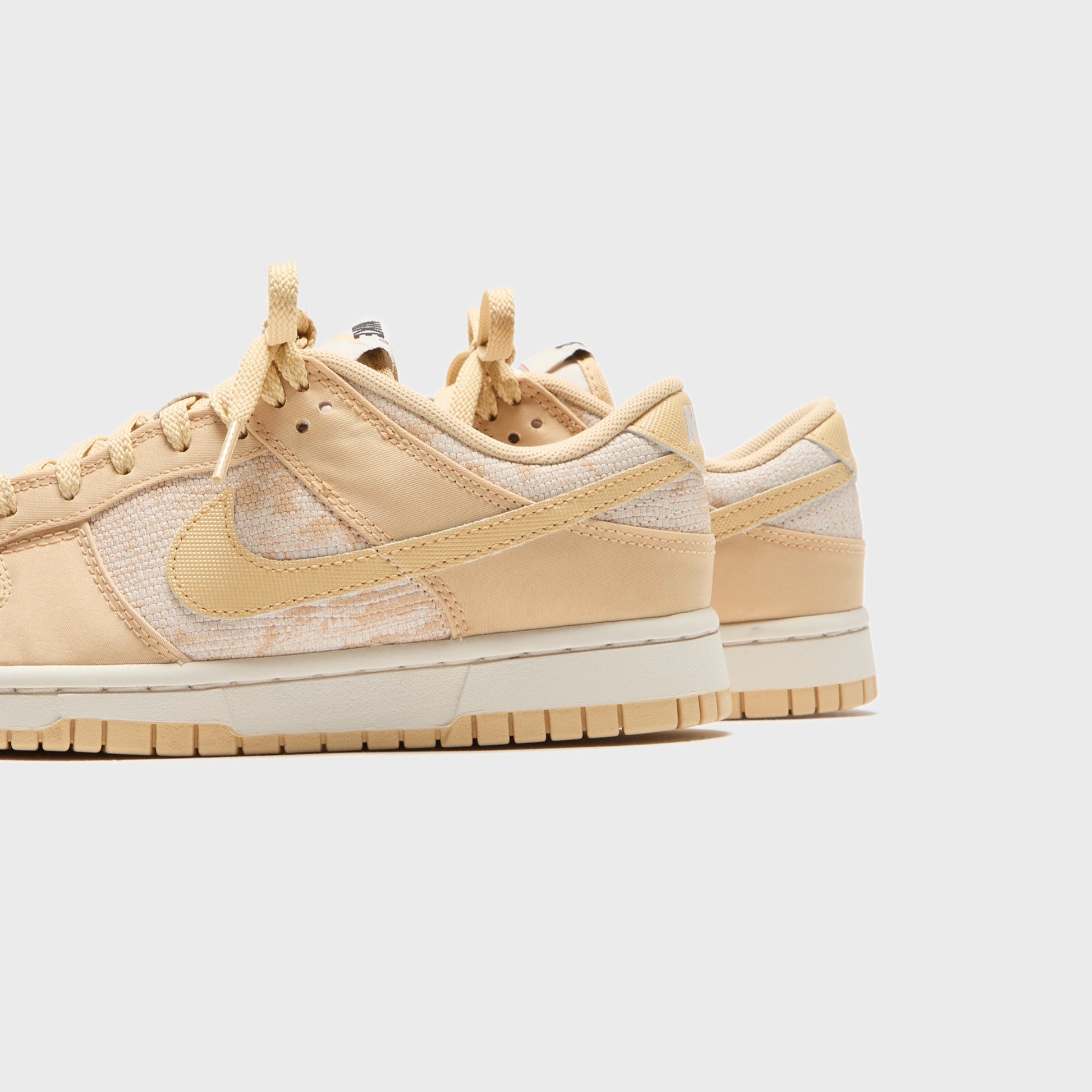 Women Kith Nike WMNS Dunk Low - Light Orewood Brown / University Red / Black / Se