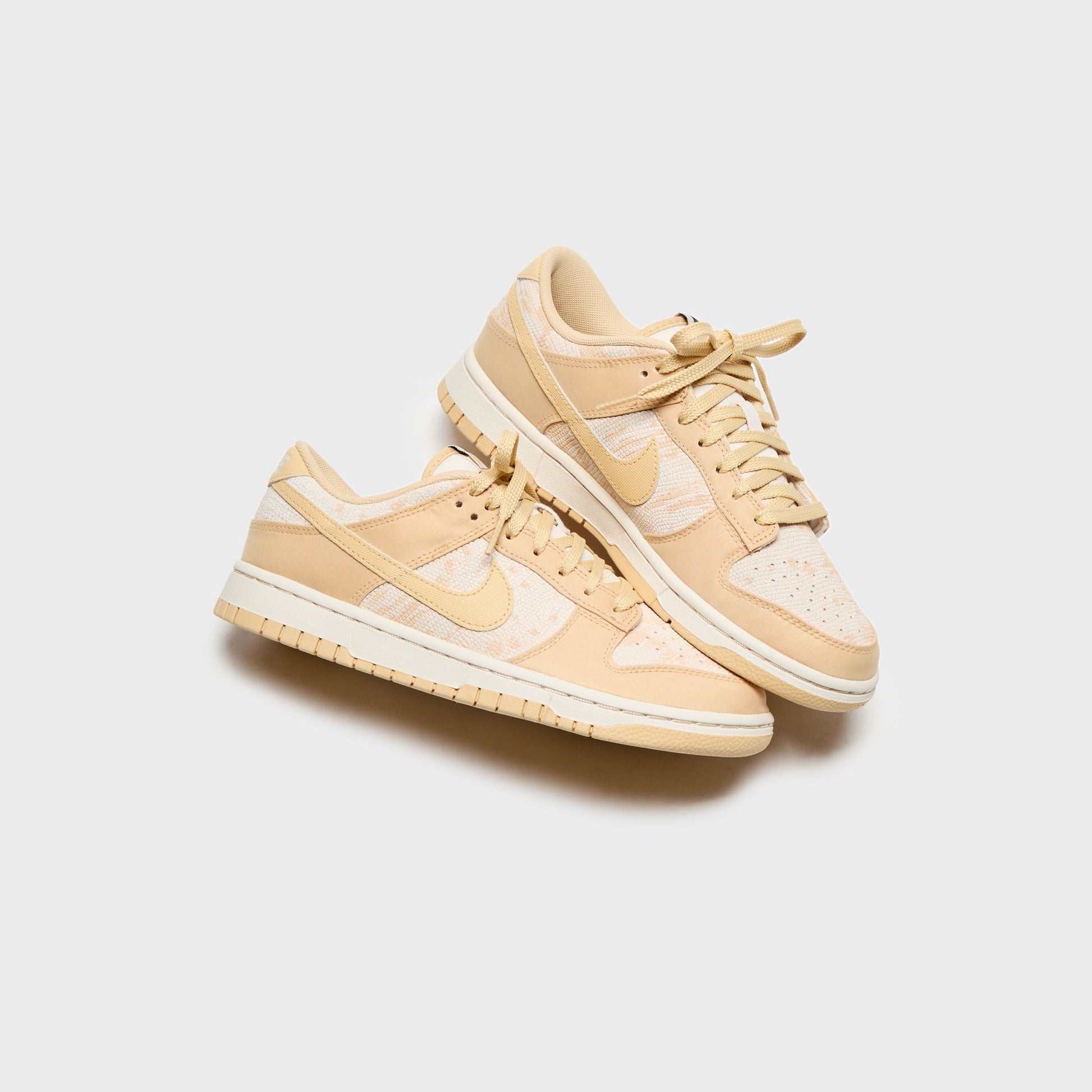 Women Kith Nike WMNS Dunk Low - Light Orewood Brown / University Red / Black / Se
