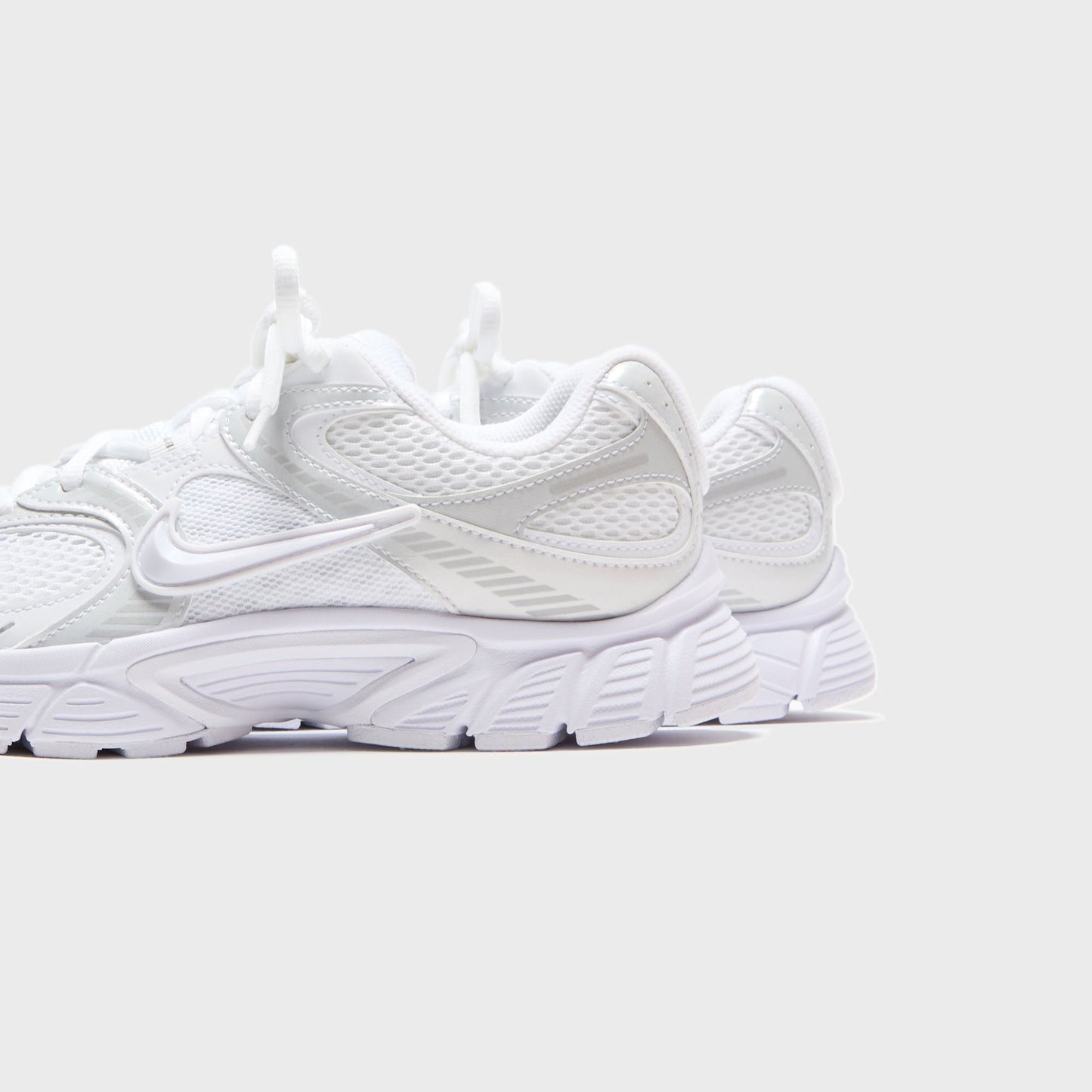 Women Kith Nike WMNS V5 Rnr - White /Black / Metallic Silver