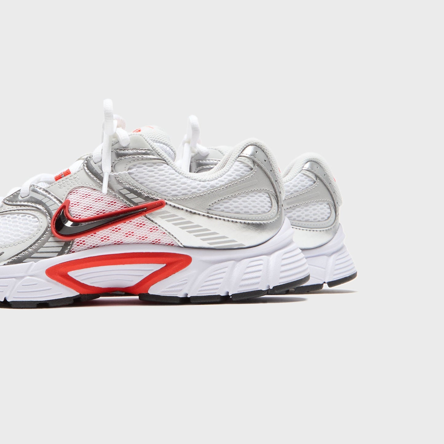 Women Kith Nike WMNS V5 Rnr - White / Picante Red / Vast Grey / Black