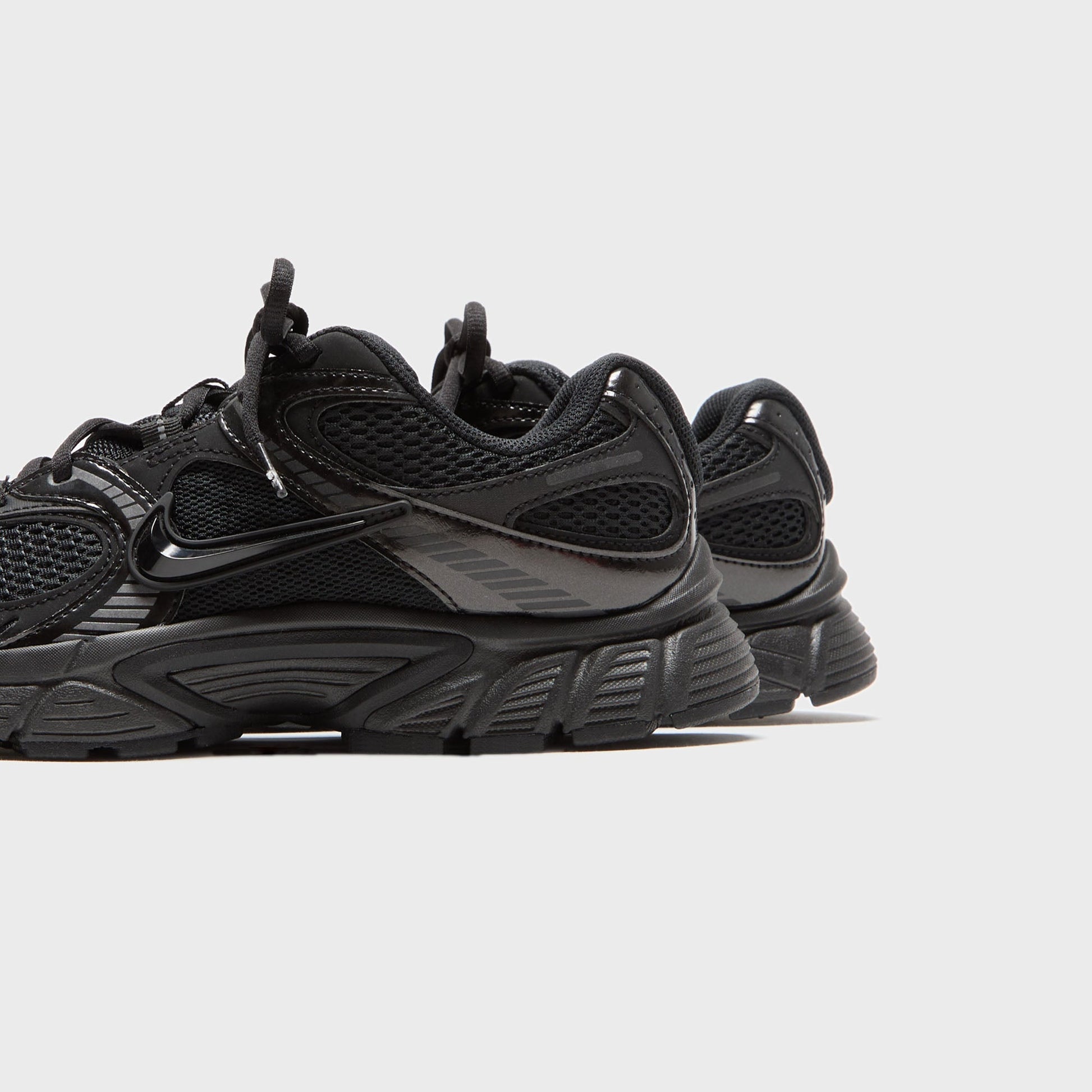 Women Kith Nike WMNS V5 Rnr - Black / Anthracite