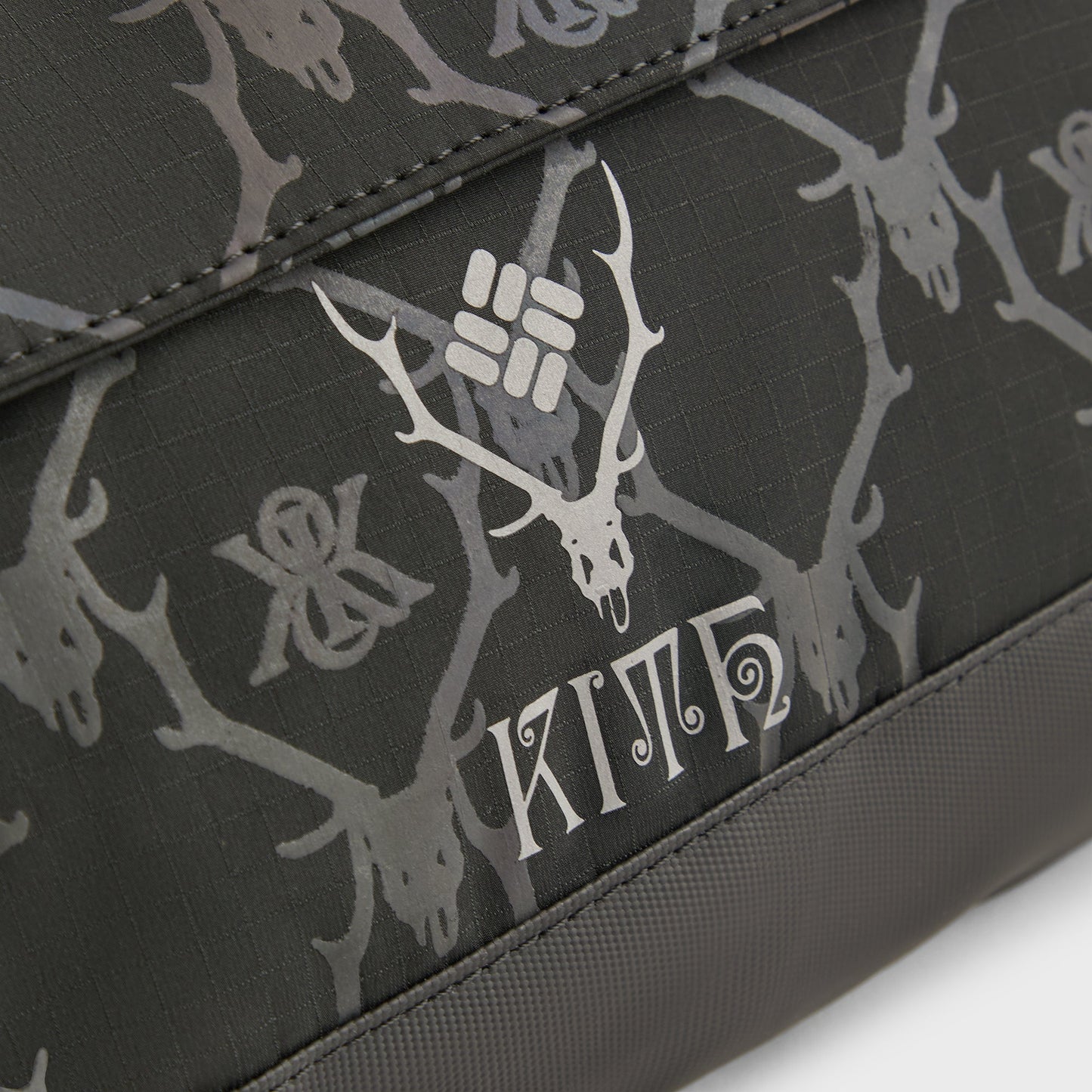 Men Kith Kith & South2 West8 for Columbia Ripstop Nylon Hip Bag - Black
