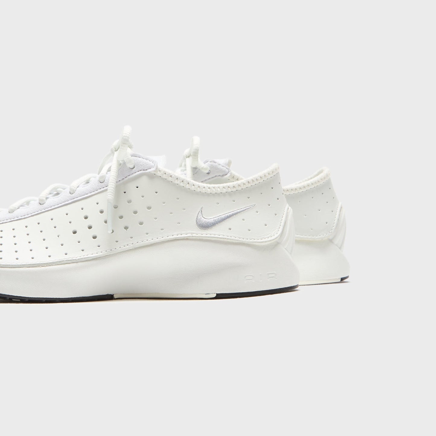 Women Kith Nike WMNS Air Superfly - White / Metallic Silver / Black / Sail