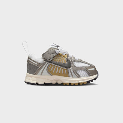 Kids Kith Nike TD Zoom Vomero 5 - Metallic Pewter / Medium Ash / Parachute Beige