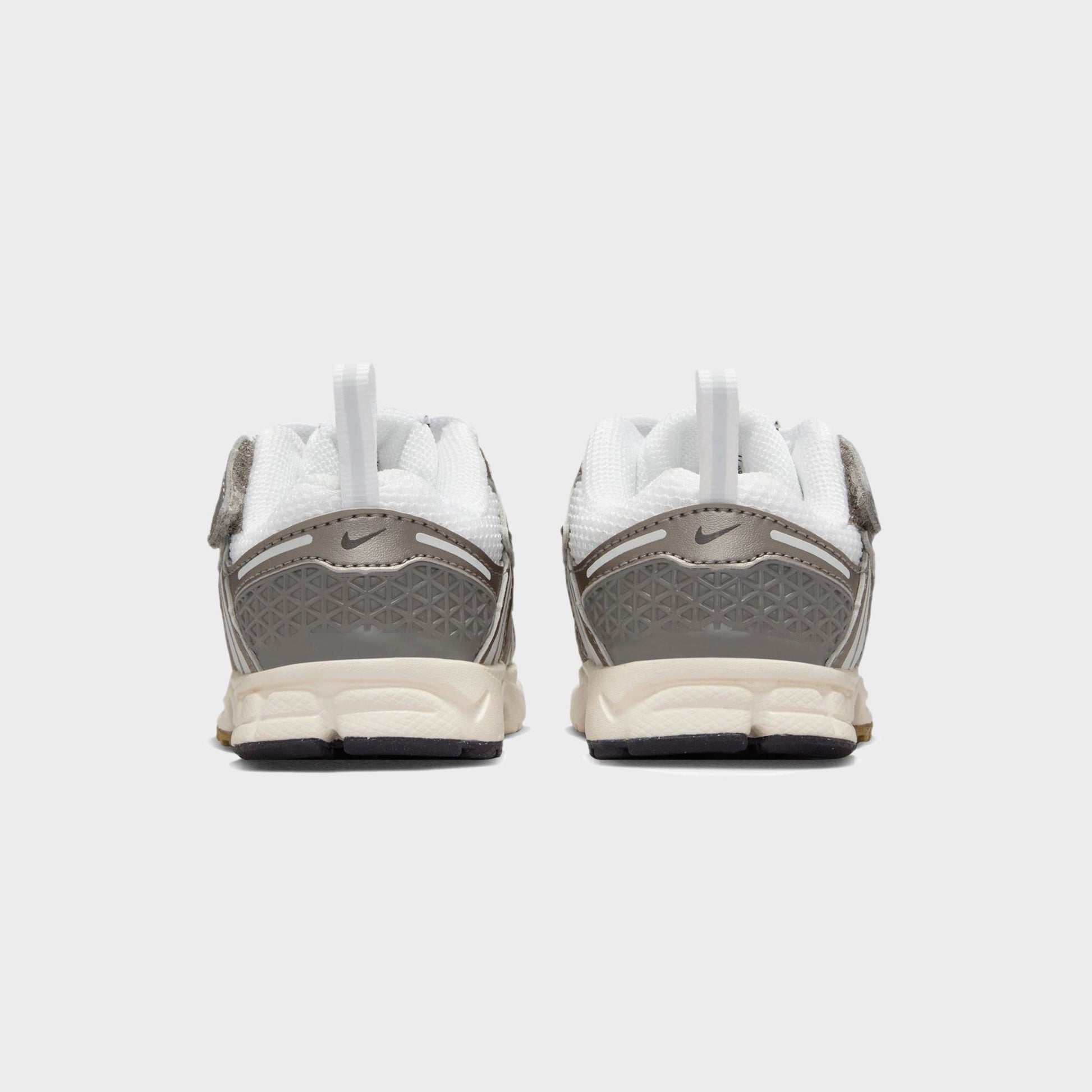 Kids Kith Nike TD Zoom Vomero 5 - Metallic Pewter / Medium Ash / Parachute Beige