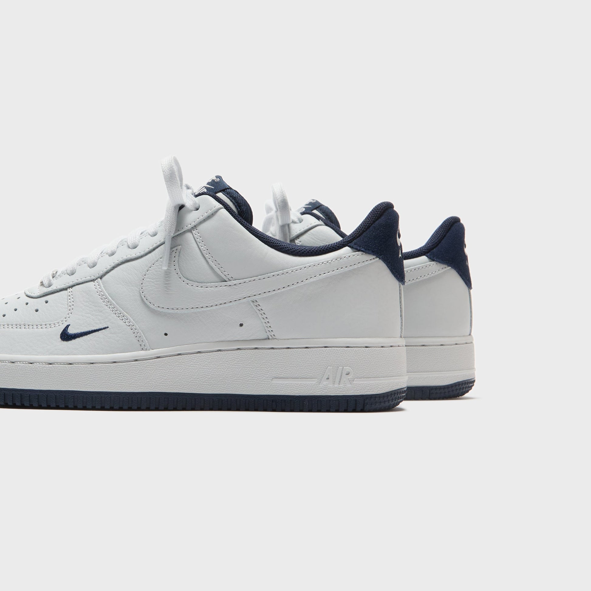 Men Kith Nike Air Force 1 ’07 Lv8 - Photon Dust / Obsidian / Photon Dust