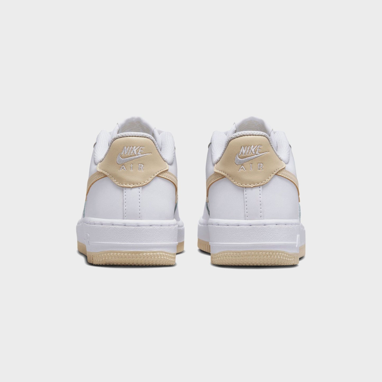 Men|Kids Kith Nike GS Air Force 1 Bg - White / Light Khaki