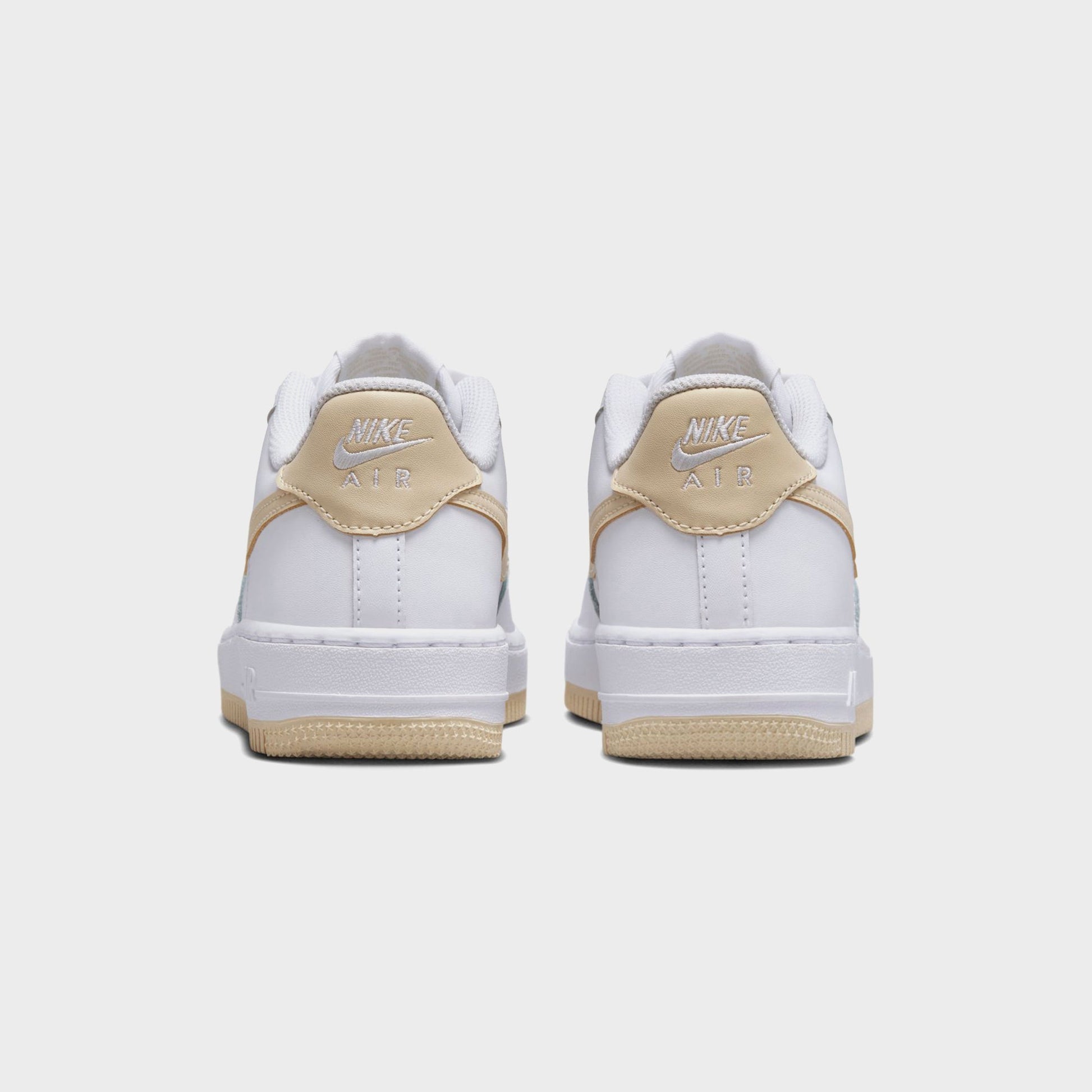 Men|Kids Kith Nike GS Air Force 1 Bg - White / Light Khaki