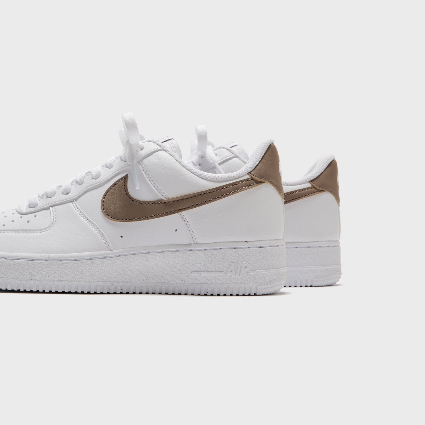 Women Kith Nike WMNS Air Force 1 '07 - White / Mink Brown