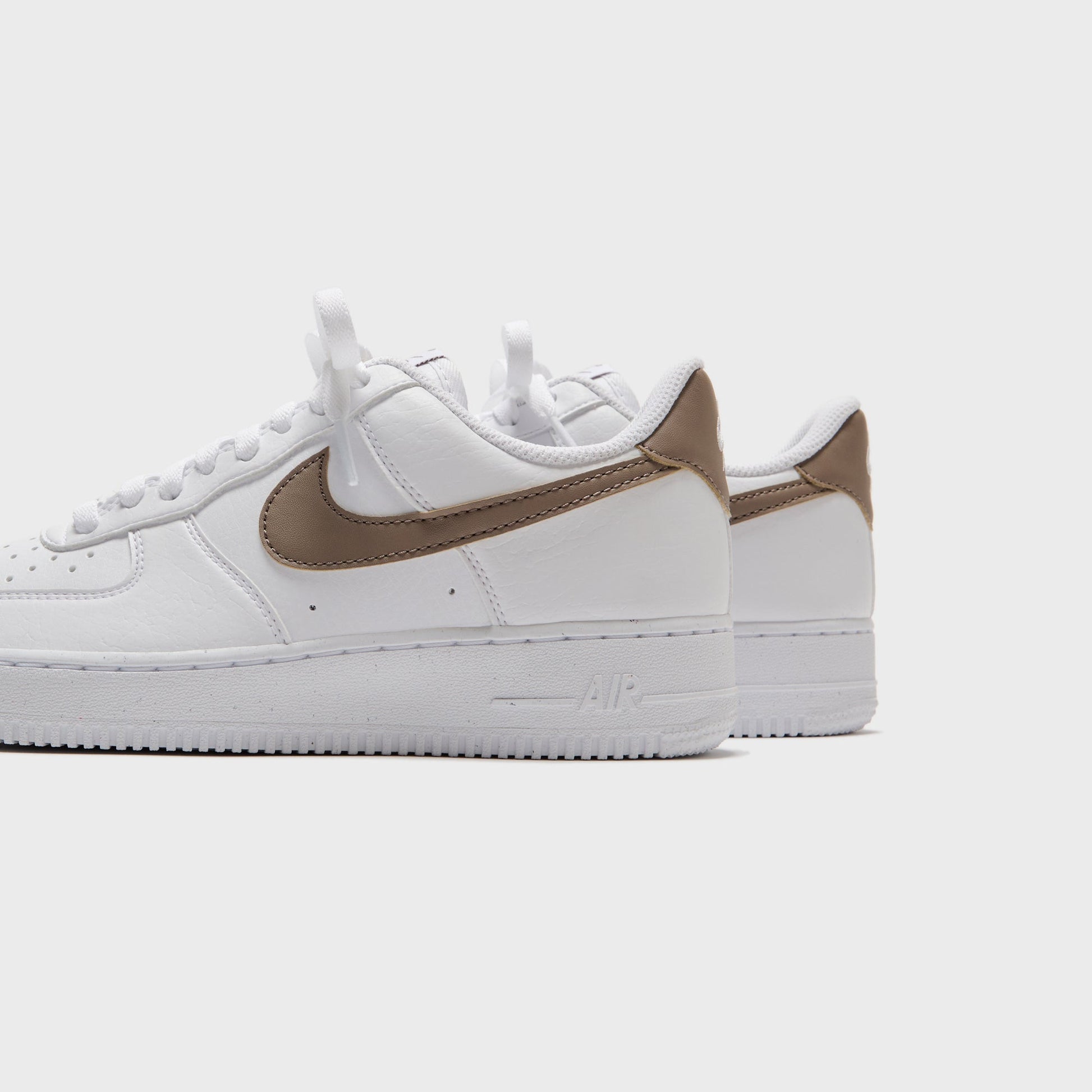 Women Kith Nike WMNS Air Force 1 '07 - White / Mink Brown