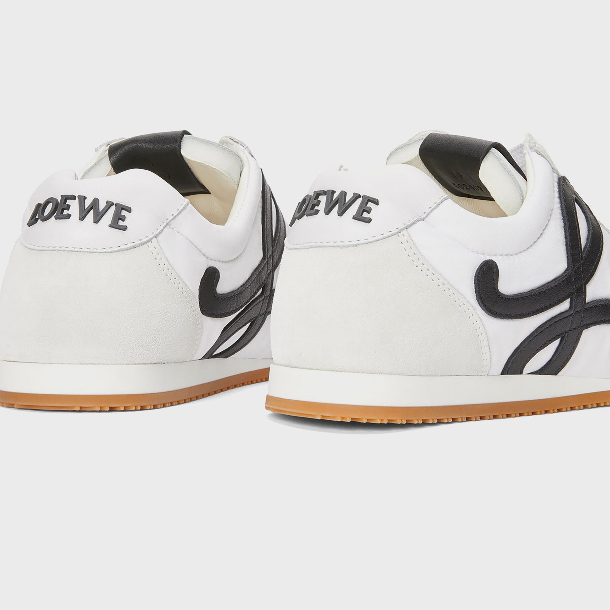 Men Kith Loewe Ballet Runner 2.0 - White / Black