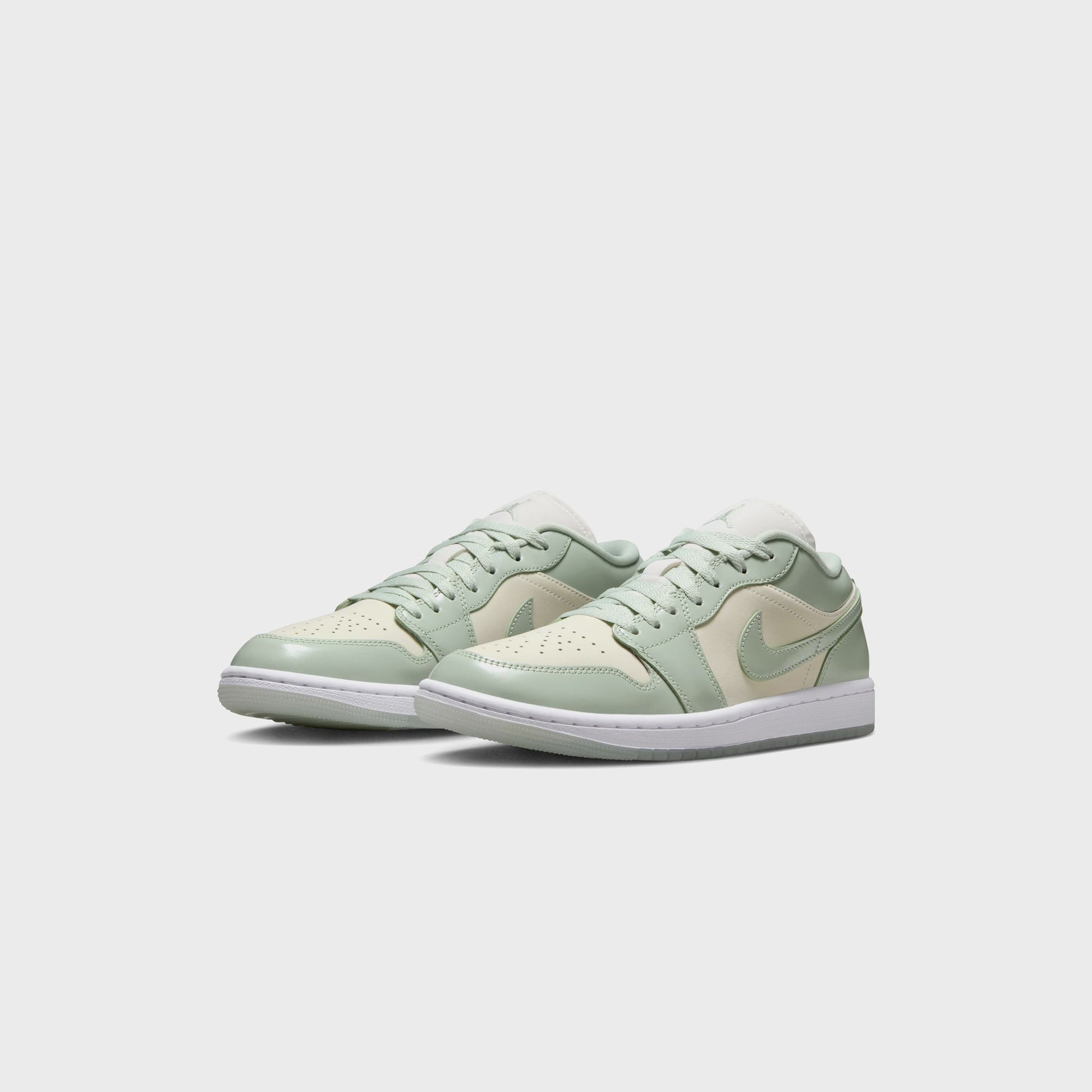 Women Kith Jordan WMNS Air Jordan 1 Low SE - Sail / Seafoam / Metallic Silver / W
