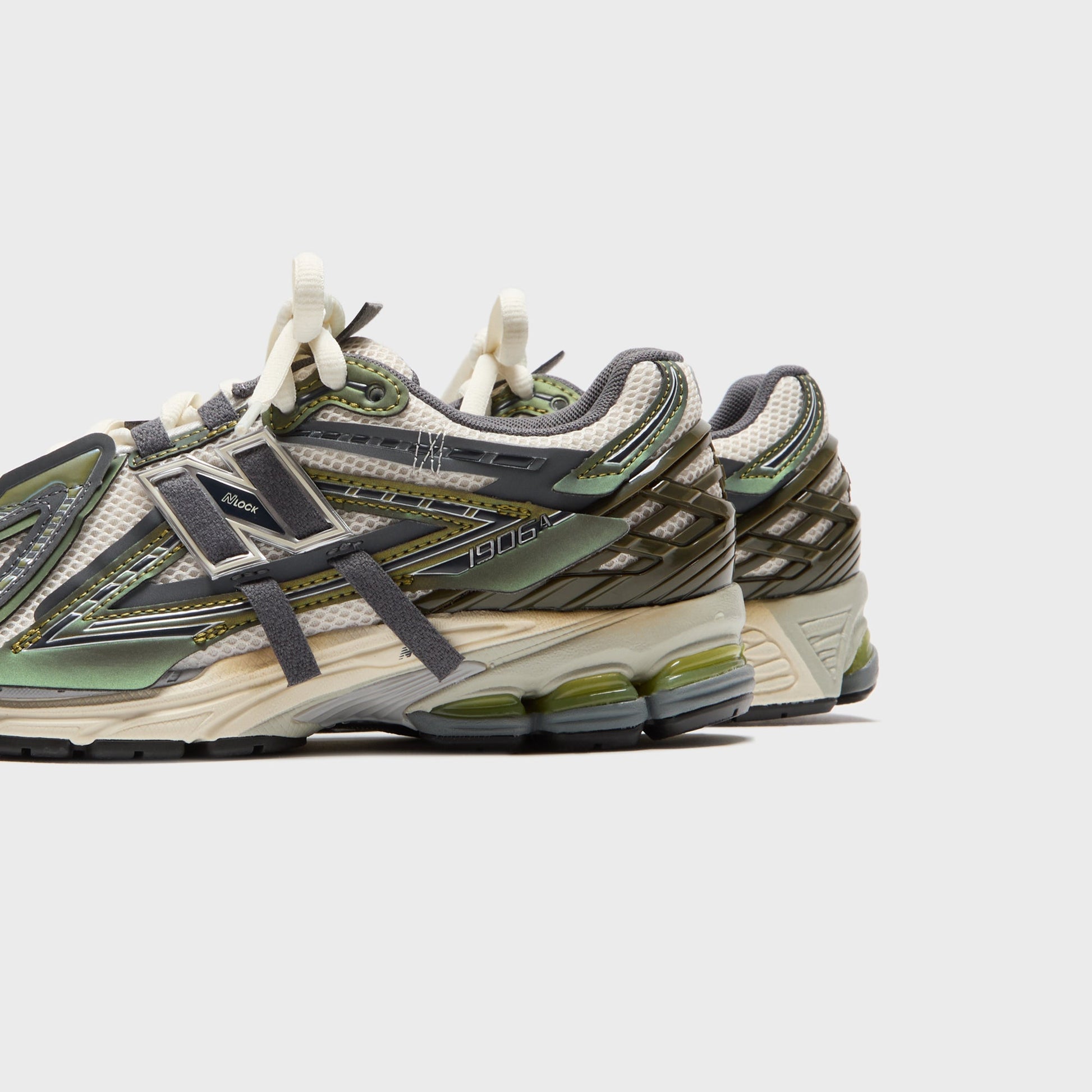 Men Kith New Balance 1906A - Olive Juice / Sea Salt / Woodland