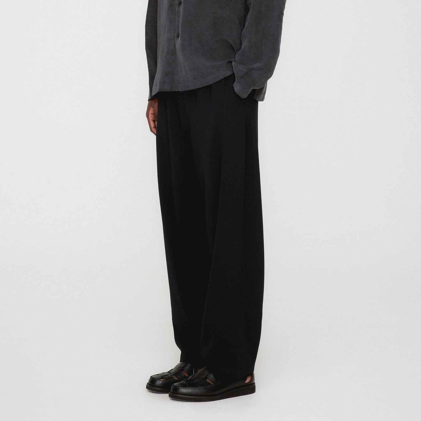 Men Kith Kith Double Crepe Grayson Pant - Black