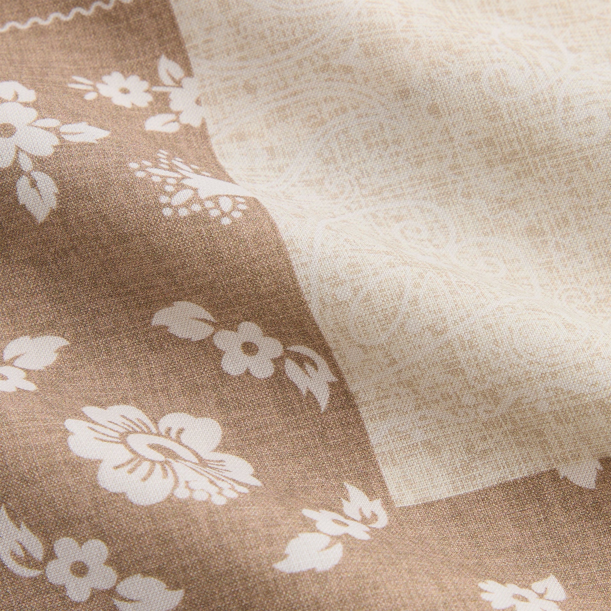 Men Kith Kith Silk Lyocell Bandana Cedar Short - Canvas