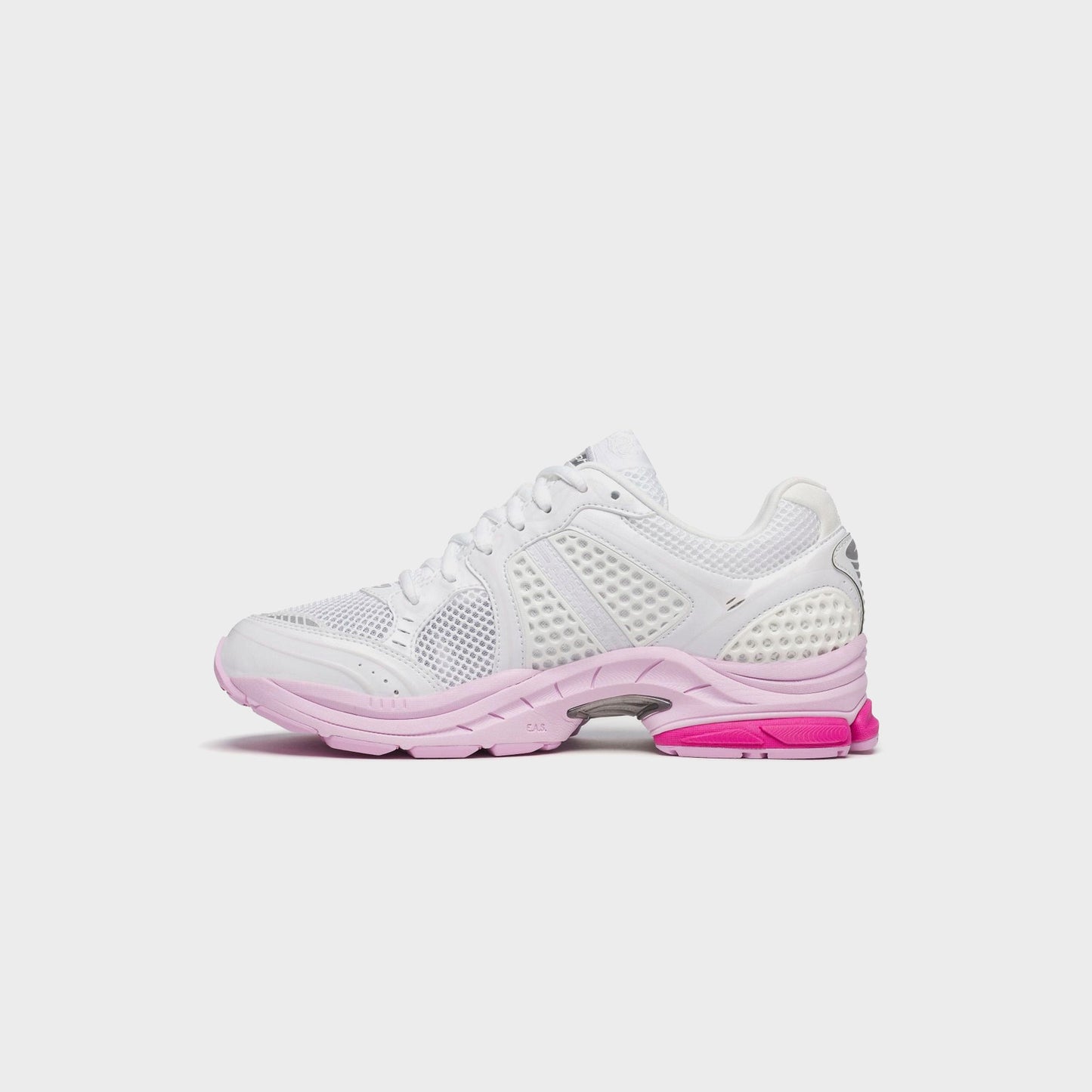 Women Kith Saucony WMNS Progrid Triumph 4 - White / Pink