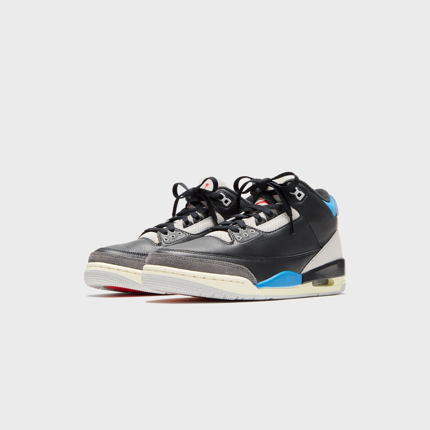 Men Kith Jordan Air Jordan 3 Retro OG - Black / Chile Red / Neutral Grey / Mili