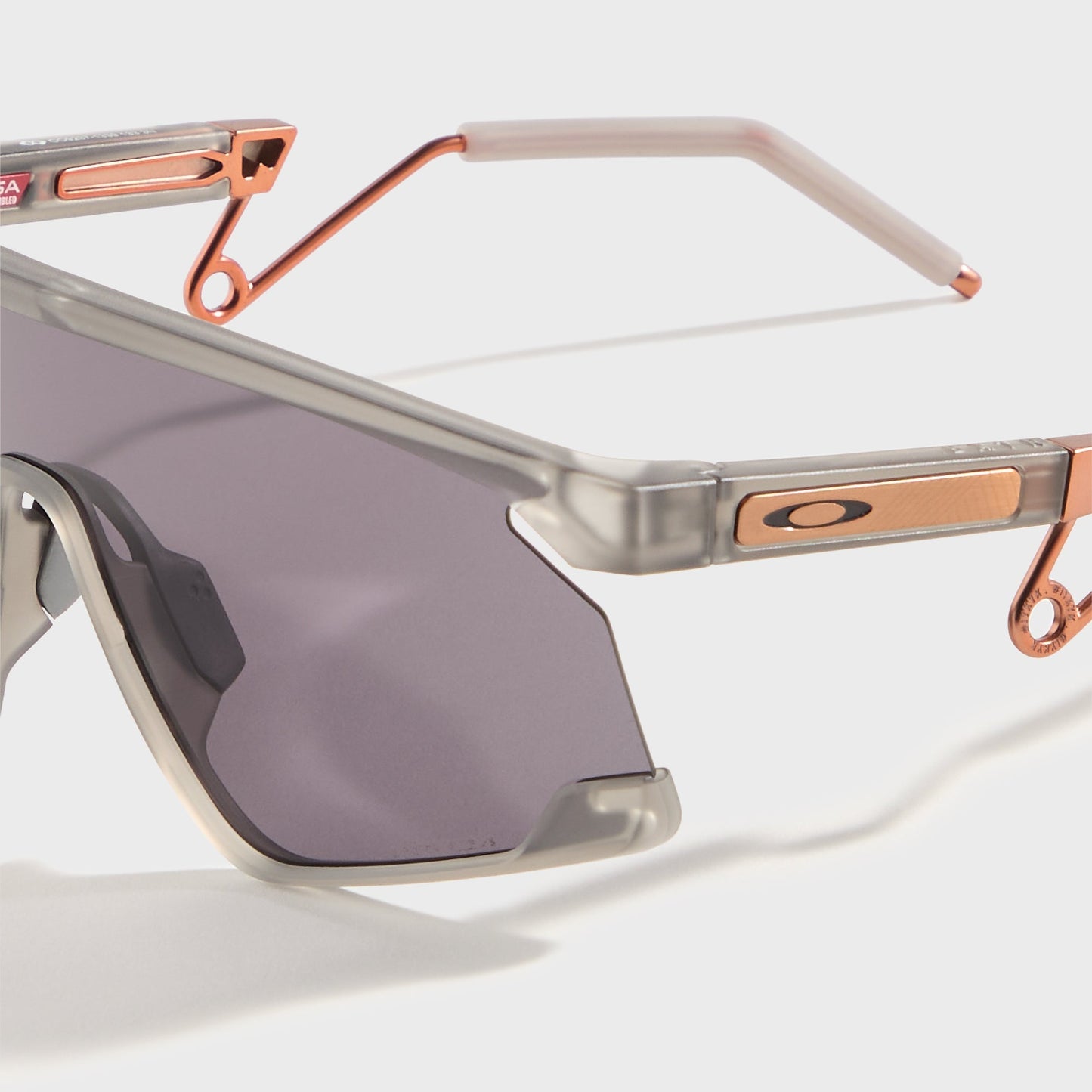 Men Kith Oakley BXTR Metal - Matte Grey Ink / Prizm Grey