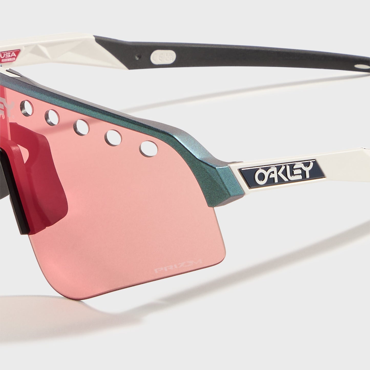Men Kith Oakley Sutro Lite Sweep - Matte Silver Blue Colorshift / Prizm Trail T