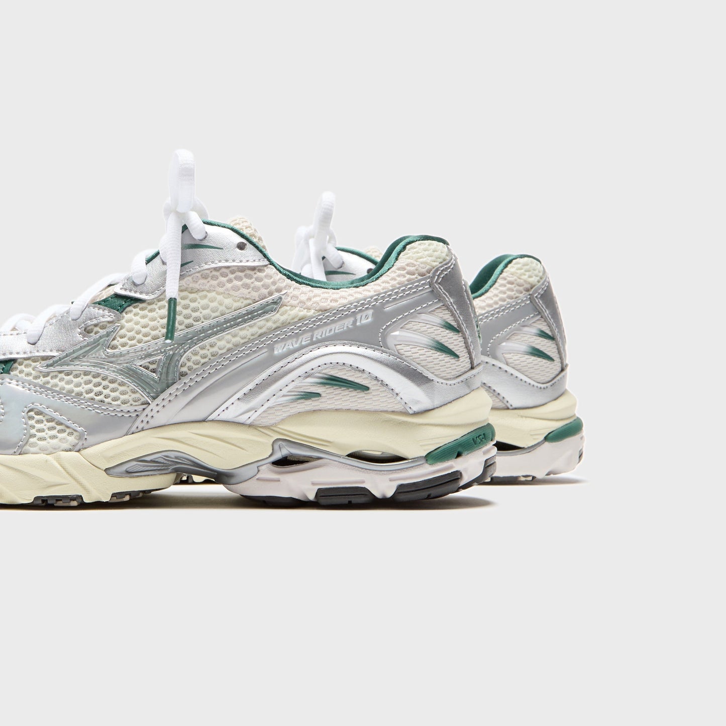 Men Kith Mizuno Wave Rider 10 - Snow White / Slate
