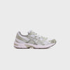 White / Dried Leaf Green