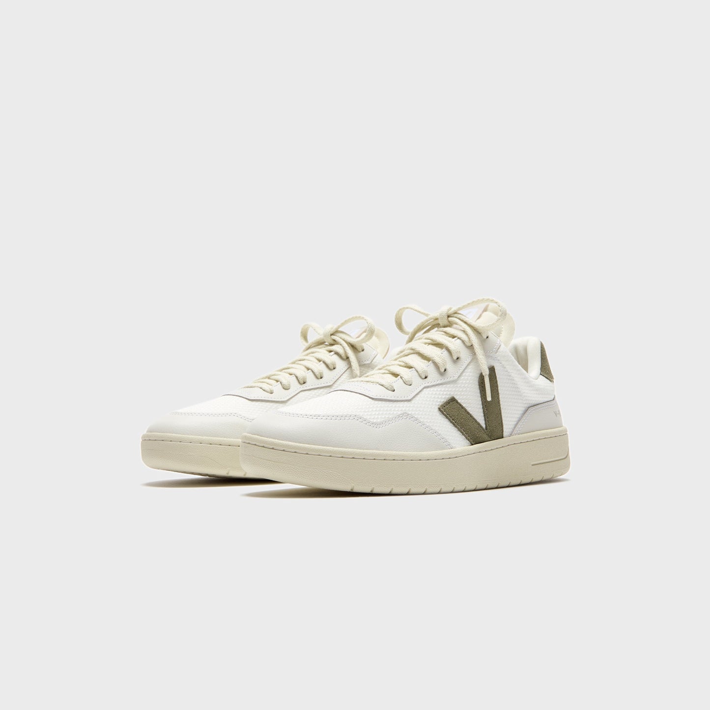 Men Kith Veja V-90 - White / Kaki