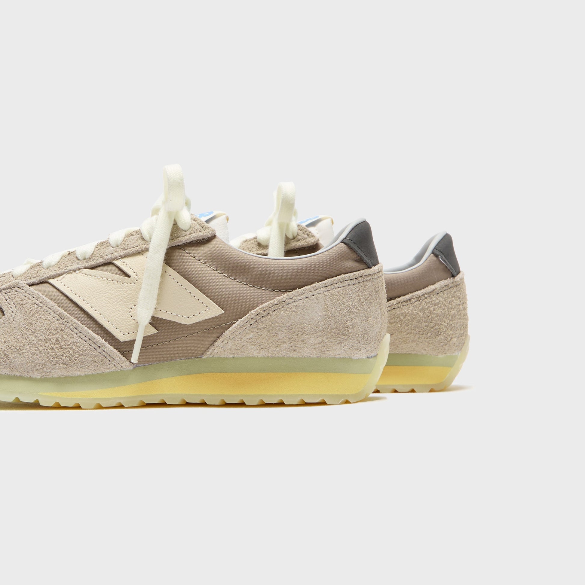 Men Kith New Balance 471 - Arid Stone / Raincloud / Morel