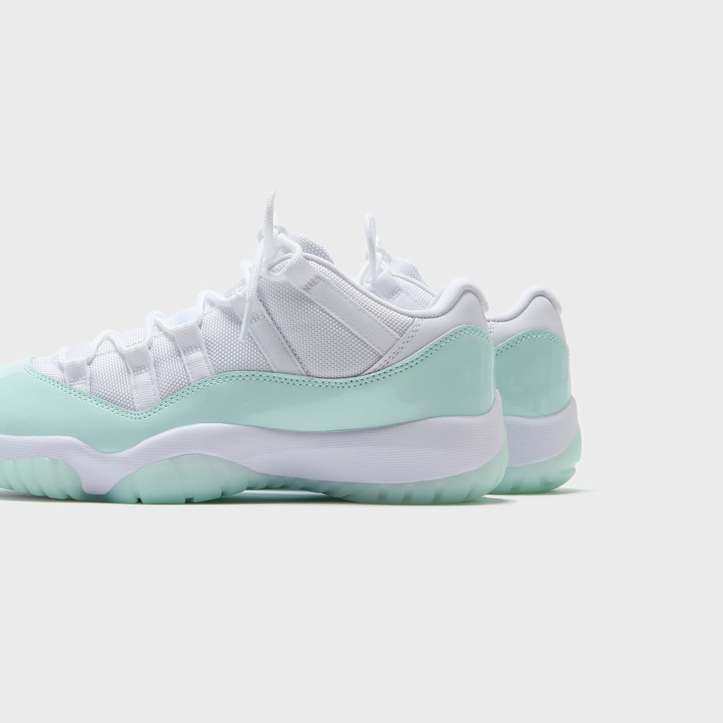 Women Kith Jordan Air Jordan 11 Retro Low - White / Igloo