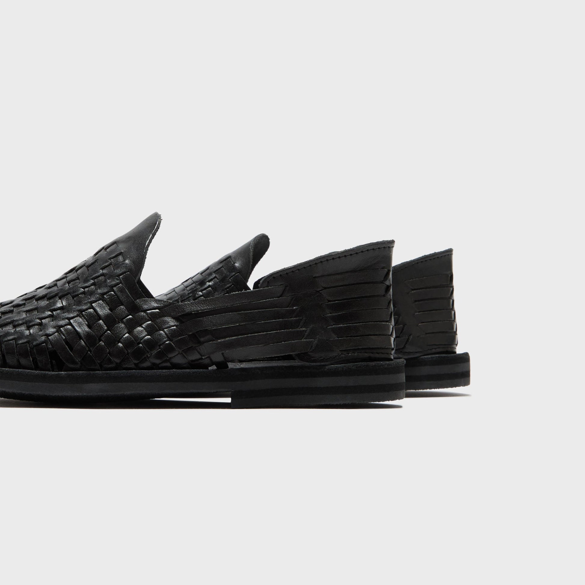 Men Kith Chamula Rio Grande Sandal - Black