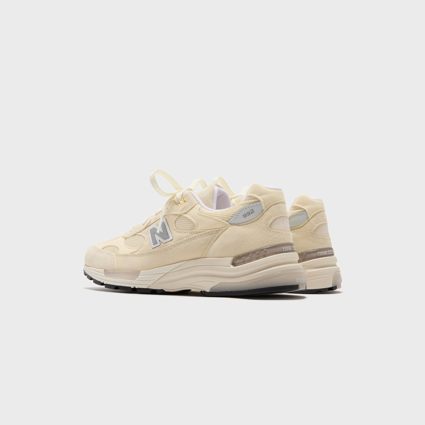 Men Kith New Balance Made in USA 992 - Calcium / Raw Cashew