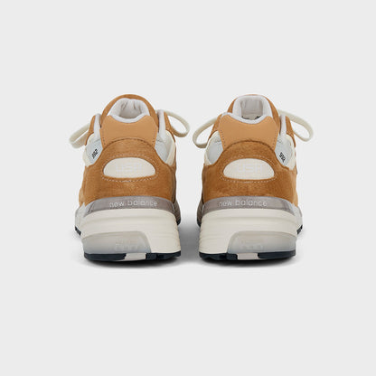 Men Kith New Balance Made in USA 992 - Sweet Caramel / Calcium