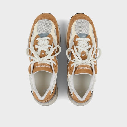 Men Kith New Balance Made in USA 992 - Sweet Caramel / Calcium