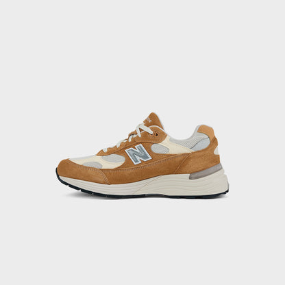 Men Kith New Balance Made in USA 992 - Sweet Caramel / Calcium