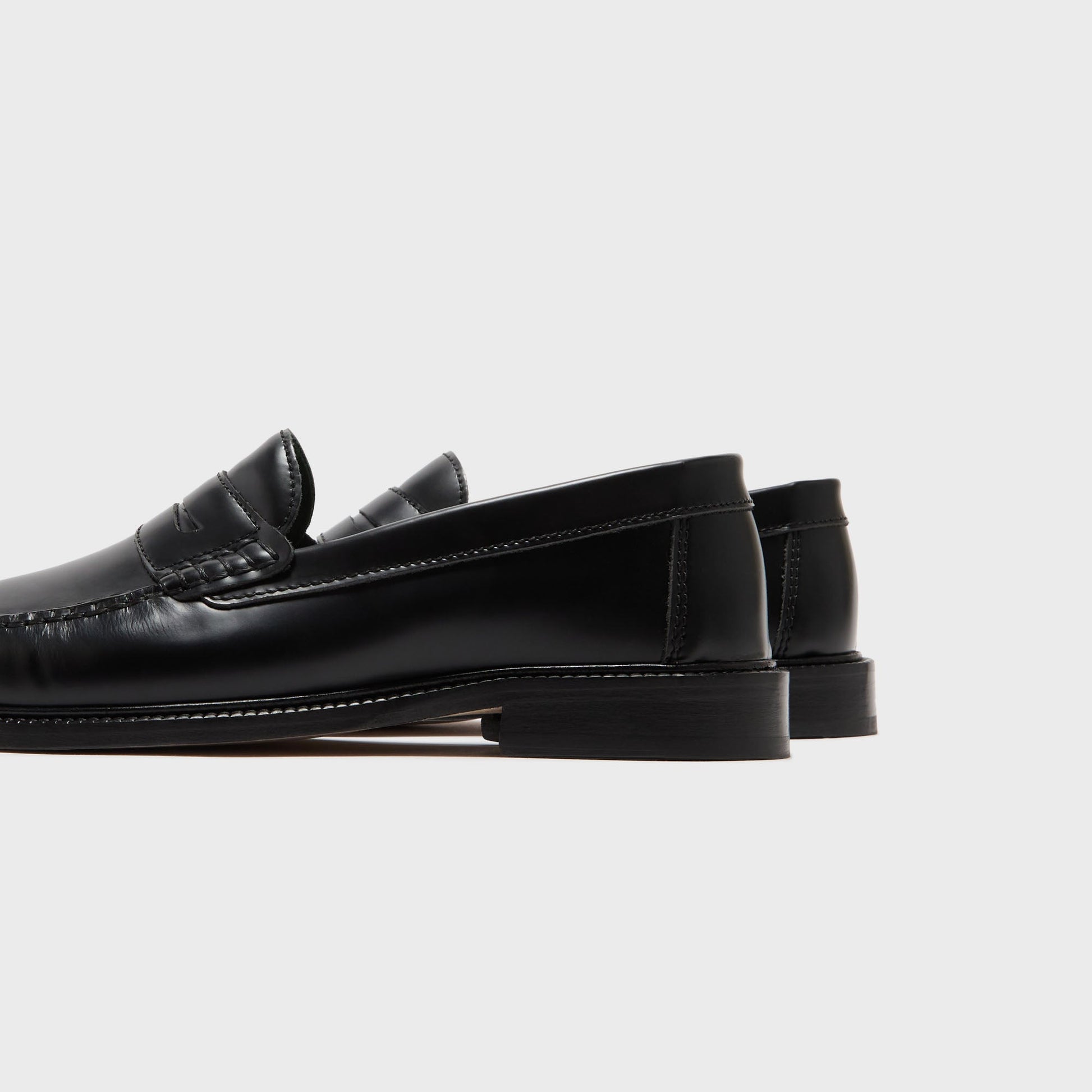 Men Kith VINNY's Yardee Moccasin Loafer - Black Polido