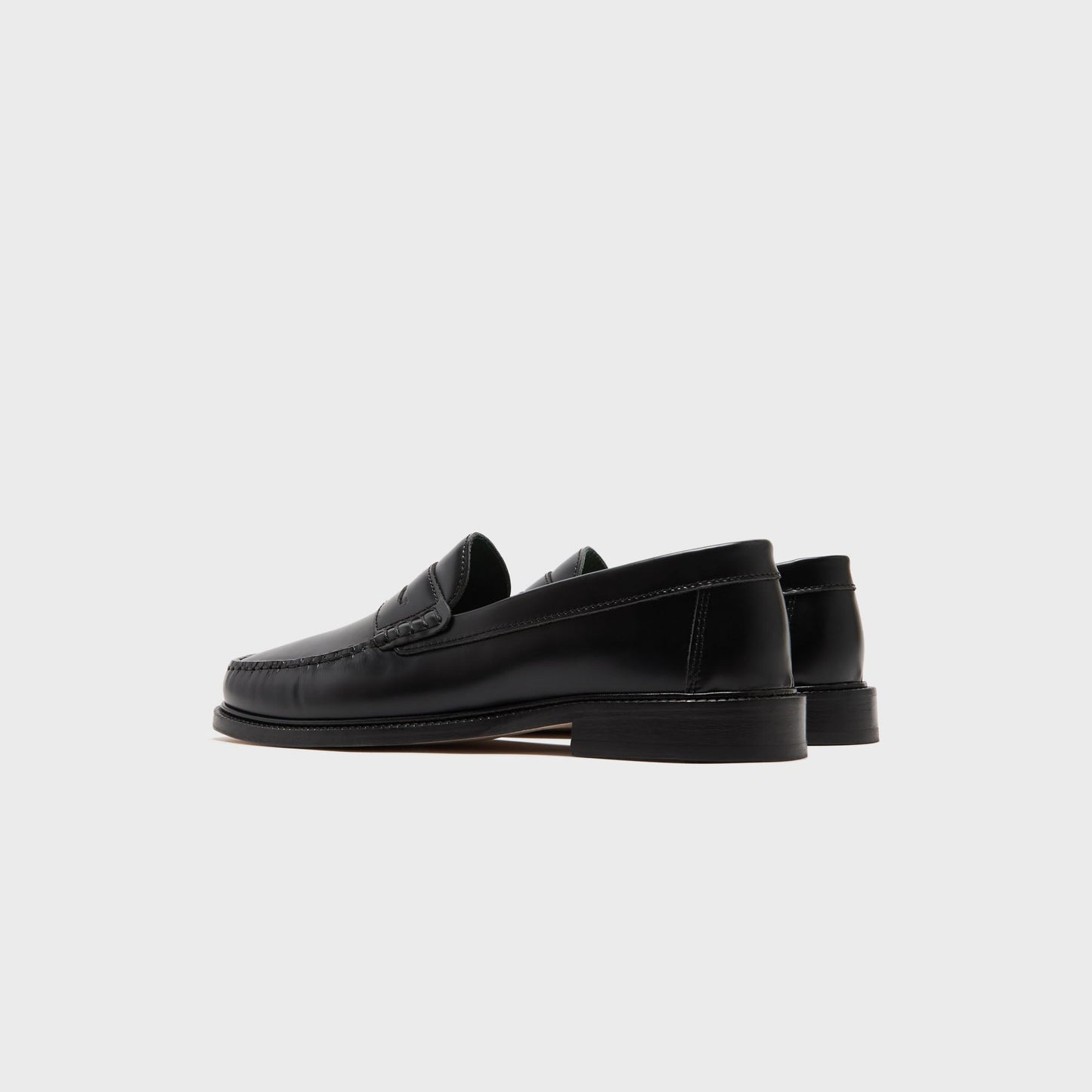 Men Kith VINNY's Yardee Moccasin Loafer - Black Polido