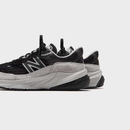 Men Kith New Balance Made in USA 990v6 - Black / Grey