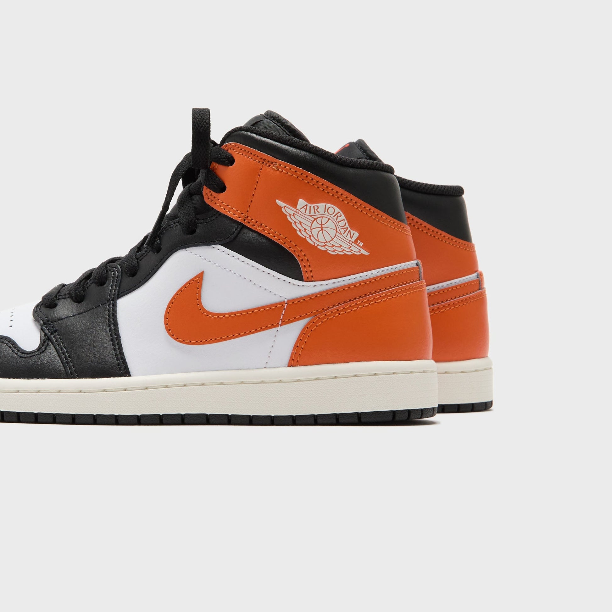 Men Kith Jordan Air Jordan 1 Mid - Starfish / Black / White / Sail